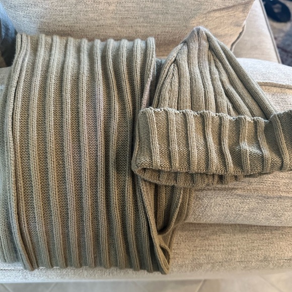 3 piece set; turtleneck sweater, beanie, & scarf. Men, XL, Tan (big and tall) - Picture 2 of 8